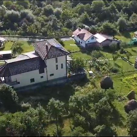Apartament La Vila Curtea de Argeş Eksteriør billede
