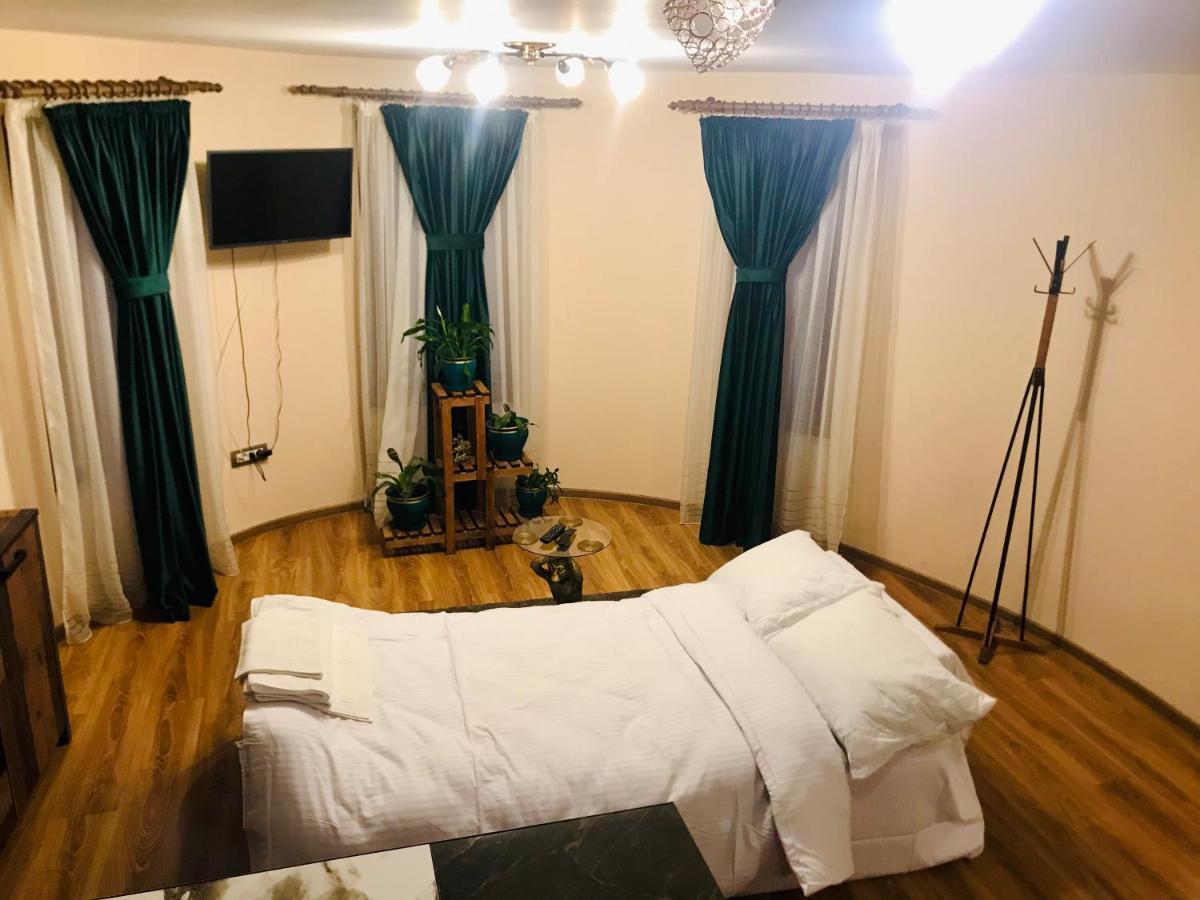 Apartament La Vila Curtea de Argeş Eksteriør billede